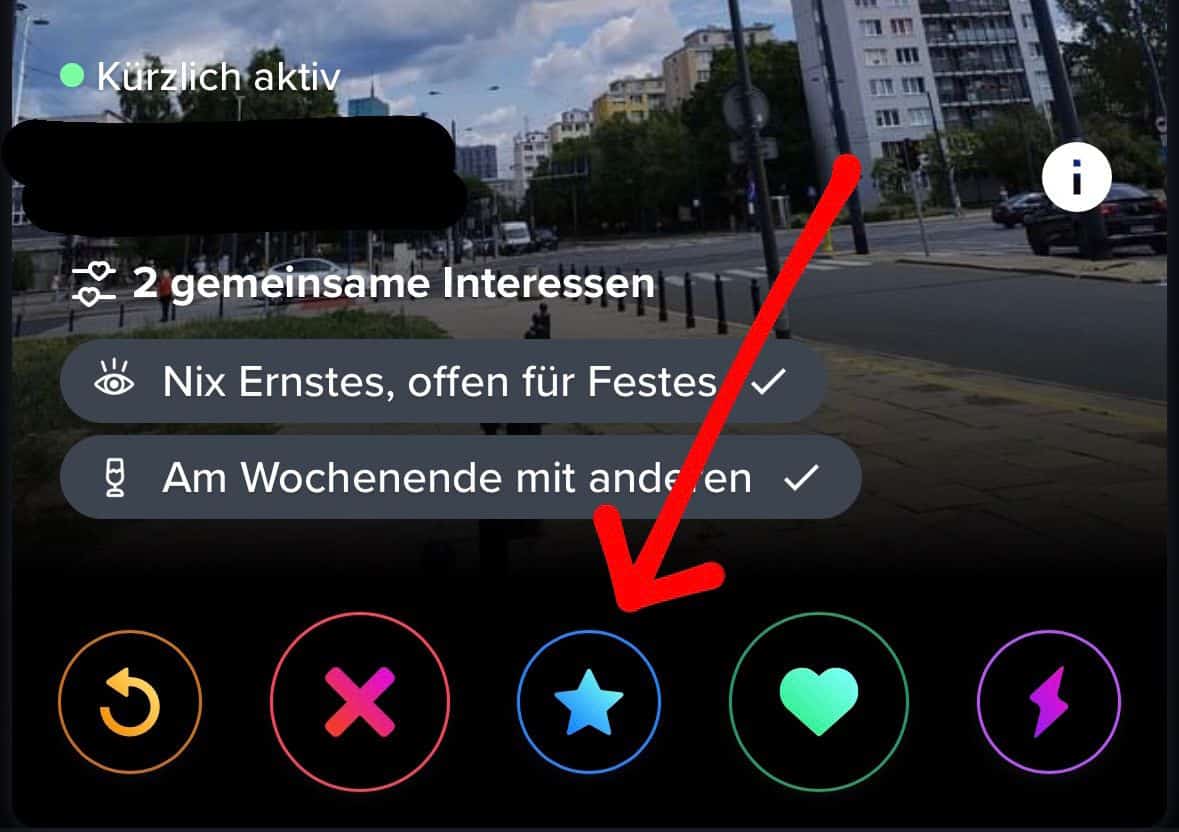 Mit dem blauen Stern auf Tinder kannst du Super-Likes verteilen