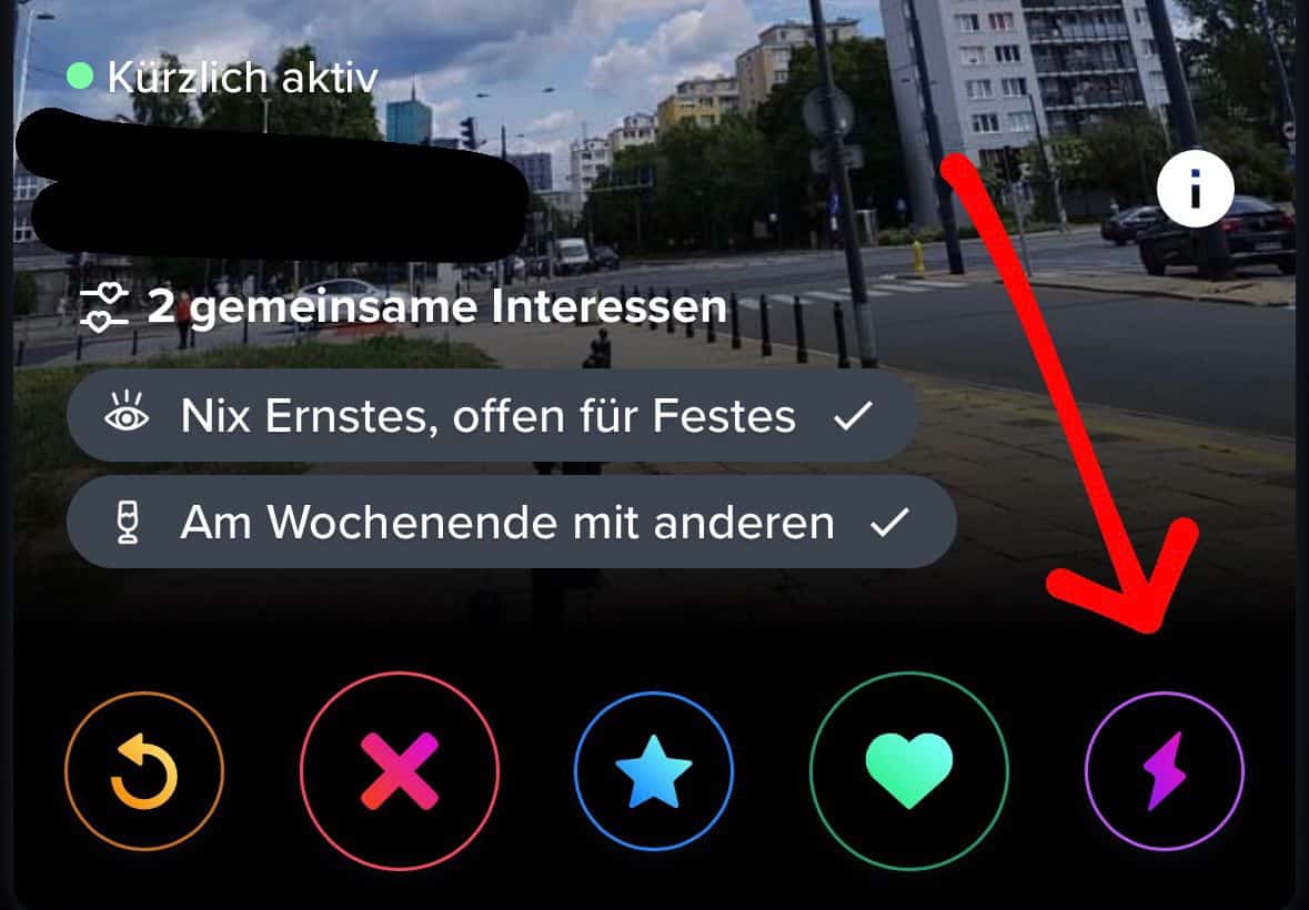 So aktivierst du über den lila Blitz auf Tinder einen Boost