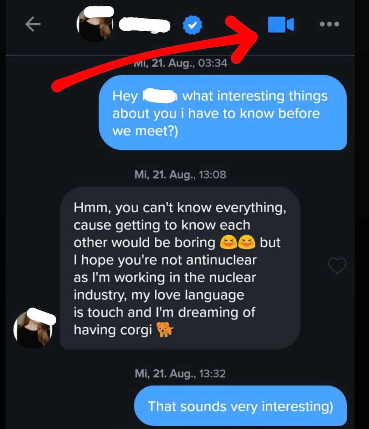 So startest du einen Video-Chat auf Tinder über das blaue Kamerasymbol im Chat
